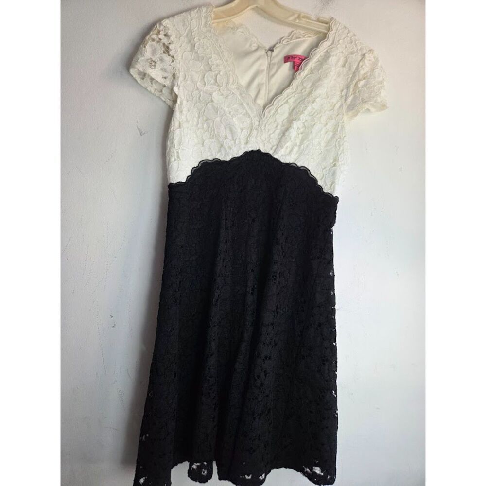 Betsey Johnson Black White Floral Lace Whimsygoth Romantic Y2k Dress size 8